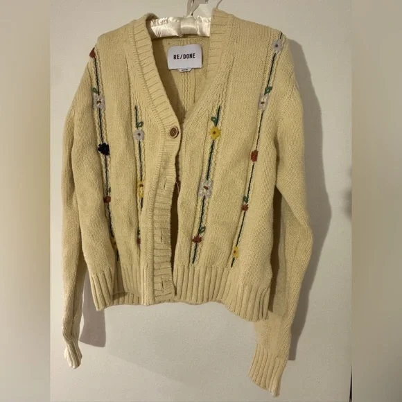 Re/Done - 50s V-Neck Ivory Floral-Embroidered Knit Cardigan - Picture 3 of 7